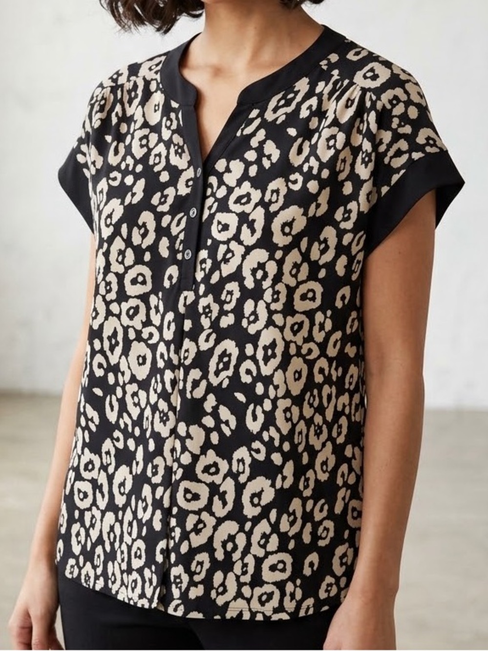 Woven Leopard Print Short Sleeve Blouse - Black & Cream